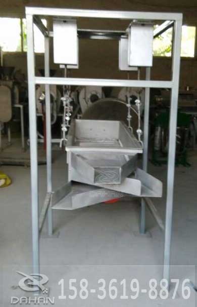 DZGF-412吊掛式直線振動(dòng)篩分機(jī) DZGF-412吊掛式直線振動(dòng)篩分機(jī)